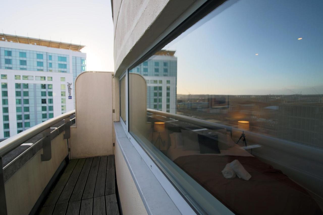 The Skyline - Luxury City Centre Flat With Designated Parking Кардіфф Екстер'єр фото