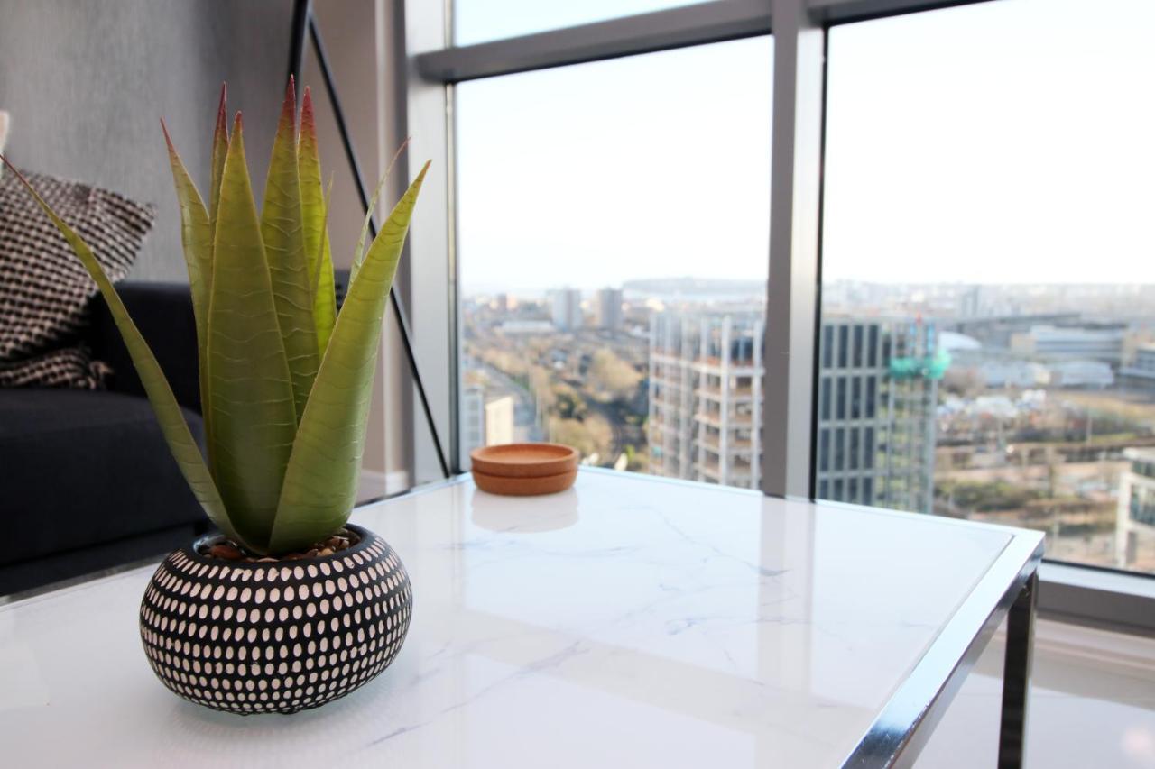 The Skyline - Luxury City Centre Flat With Designated Parking Кардіфф Екстер'єр фото